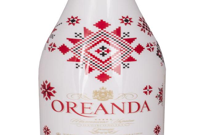  Бренд «OREANDA» выпустил лимитированную коллекцию шампанского в патриотичном дизайне