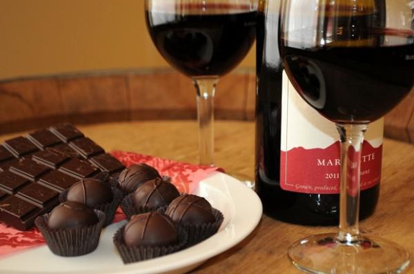  Компонент в составе красного вина и шоколада может замедлять развитие болезни Альцгеймера