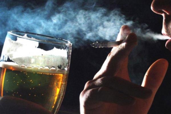  Украина: насколько подорожает алкоголь и табак после повышения акцизов