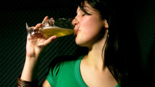  Умеренное потребление пива поможет сохранить зубы здоровыми