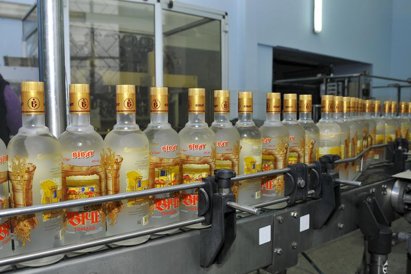  На Луцком МПД ГП «Укрспирт» возобновили производство водки марки «Вече»