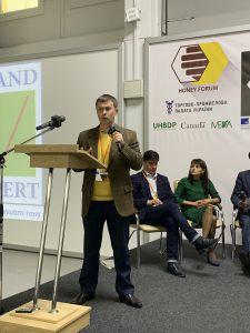  В Україні започатковано стартап, який сприяє порозумінню бджолярів та аграріїв