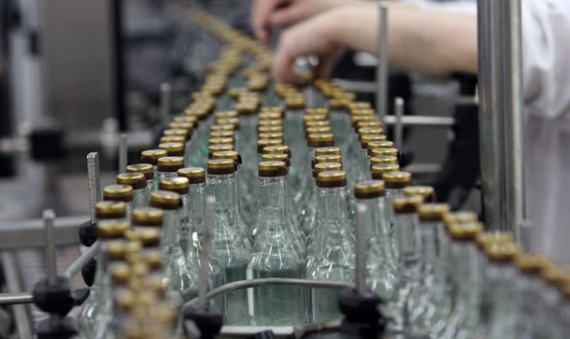  На Луганщині діяла мережа виробництв з виготовлення контрафактного алкоголю та тютюну