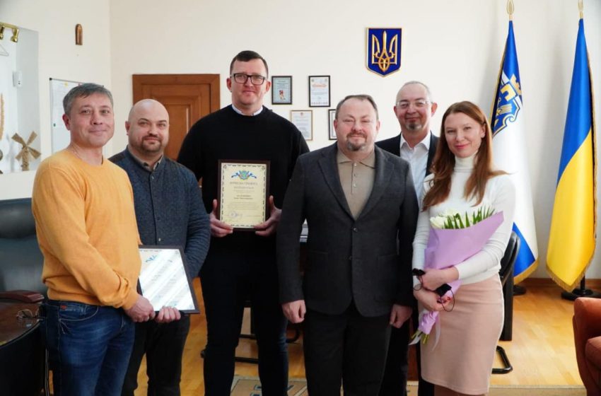  Команда винного проєкту «Wine games Kherson» отримала почесні відзнаки з нагоди професійного свята