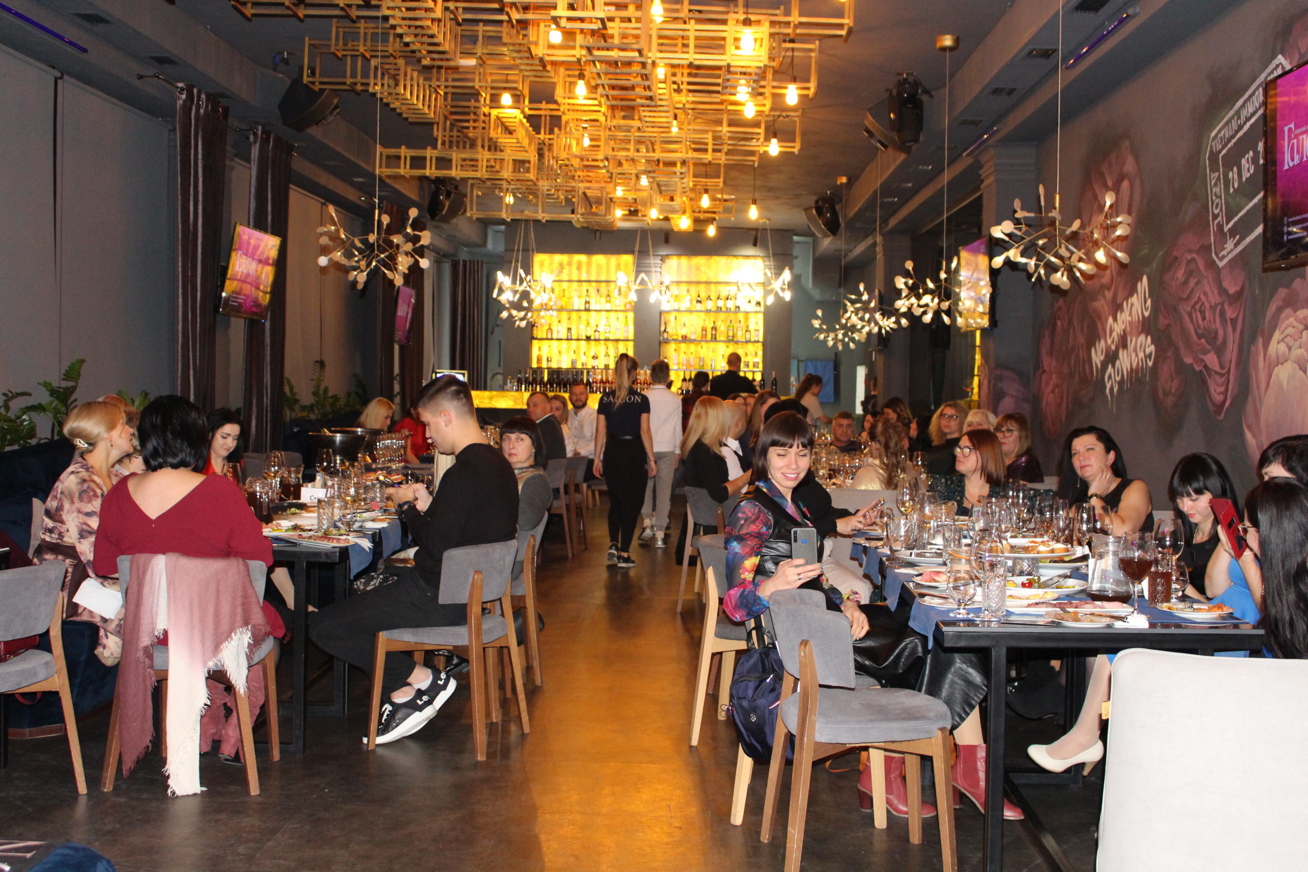 Wine party: вечірка-дегустація Винного клубу «Галерея» знову зібрала поціновувачів якісного вина у Рівному