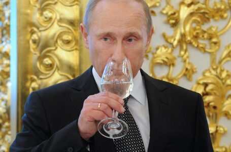 Россия: Утвердили ставки акцизов на алкоголь и табак на 2015-2017 год