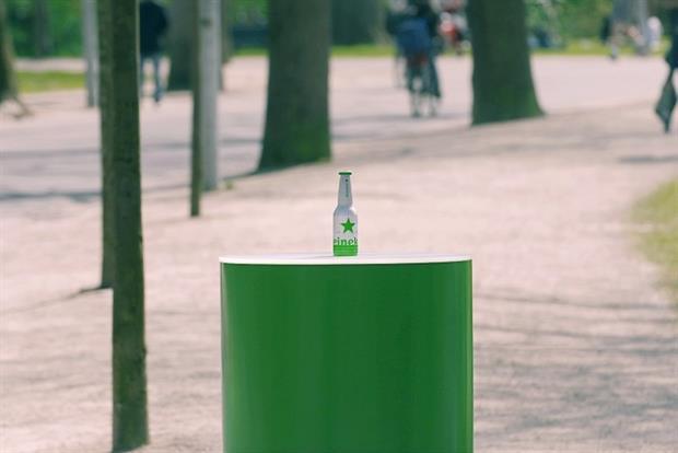  Пивная бутылка с GPS приведет туриста в музей Heineken Experience