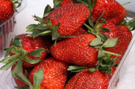 Украина: земляника за неделю подешевела в 2 раза