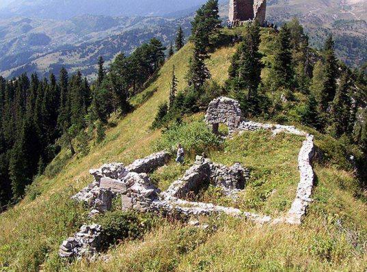  В Аджарии археологи обнаружили погреб с 43 квеври
