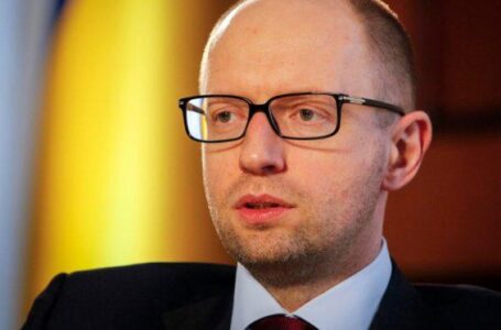 Яценюк анонсировал внеочередное заседание Кабмина