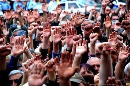 Владельцы предприятий по перегону самогона в Болгарии протестуют против новых правил