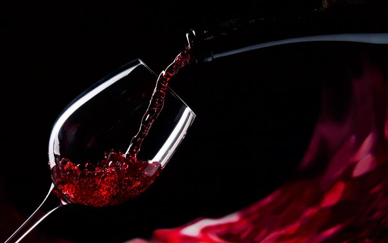  Любителей вина в Шотландии хотят лишить больших бокалов