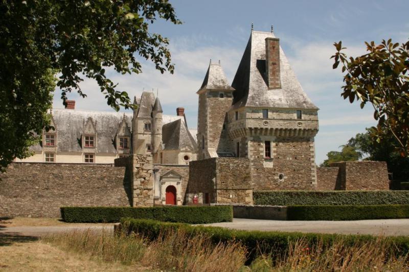  Старейшее винодельческое поместье Франции будет продано