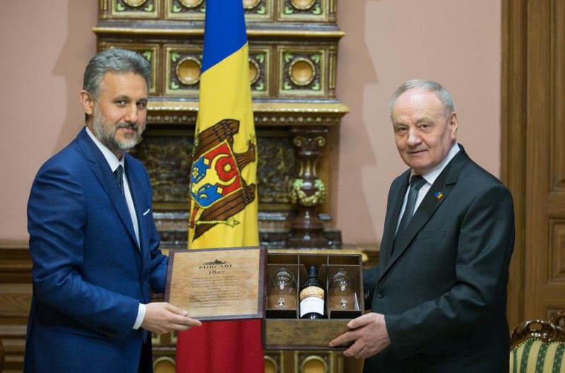  Президент Молдовы поддержал скандальное вино