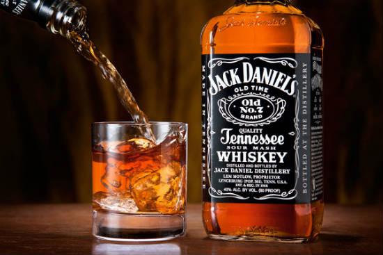  В Молдове полиция накрыла сеть по производству контрафактного Jack Daniels