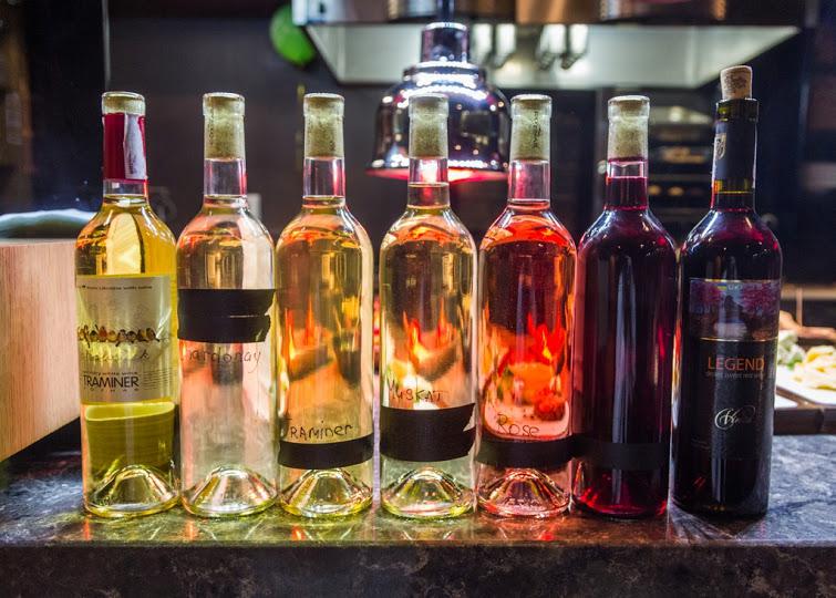  Виноделы «Котнар» представили в Киеве несколько образцов вин для требовательных покупателей