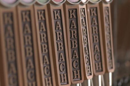 AB InBev приобрела техасскую крафтовую пивоварню Karbach Brewing