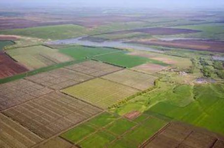 Модель рынка земли в Украине будет введена только после общественного обсуждения – Гройсман