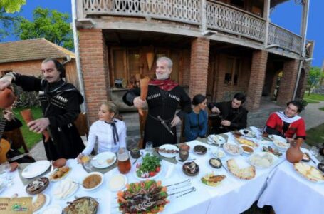 В Грузии объявили национальное застолье памятником нематериальной культуры