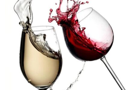 Стало известно, сколько бутылок вина выпило человечество за прошлый год