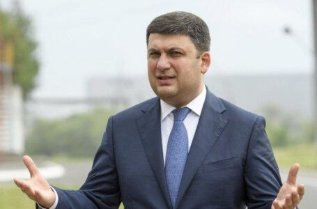 Гройсман обещает рассрочку по уплате НДС при ввозе оборудования для производства