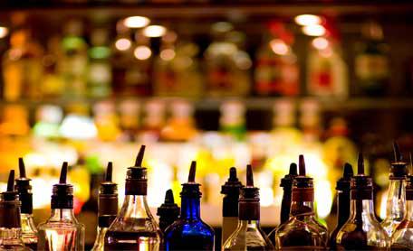  Кабмин собирается вывести из тени 39% рынка алкогольной продукции