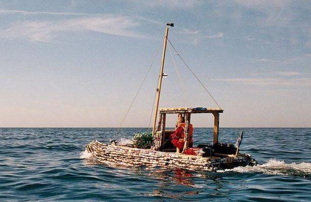  Художник приплыл из Финляндии в Эстонию на лодке из пивных банок