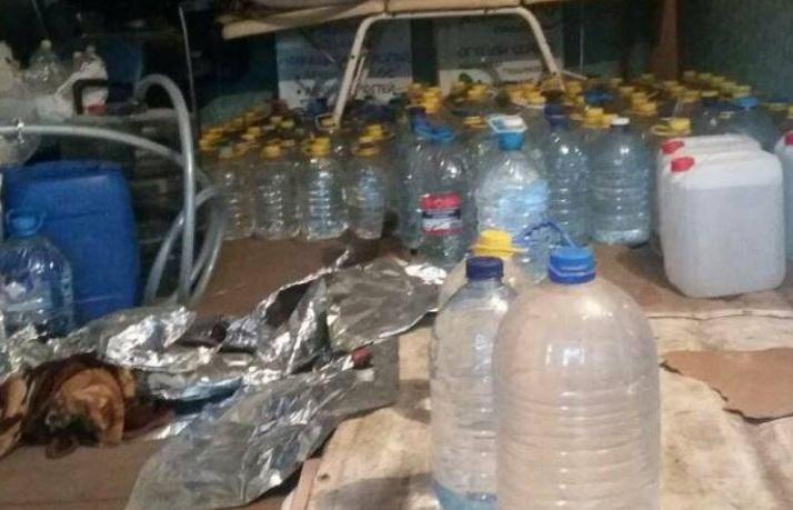  В Мариуполе полиция обнаружила подпольных цех, в котором подделывали алкоголь