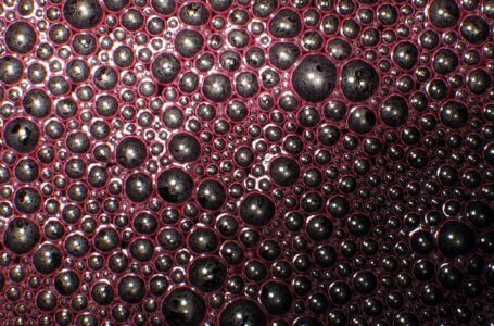 По итогам 2017 года объемы производства вина на планете сократятся до минимума