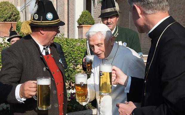  Выпущено пиво в честь Папы Римского в отставке Бенедикта XVI