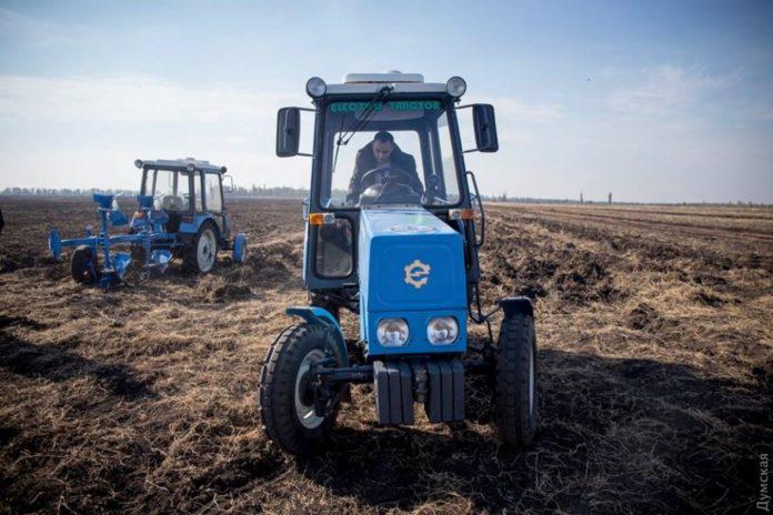  Аграриям вернут миллиард за покупку отечественных тракторов