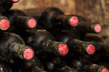 Названы самые дорогие винные лоты на аукционах 2017 года