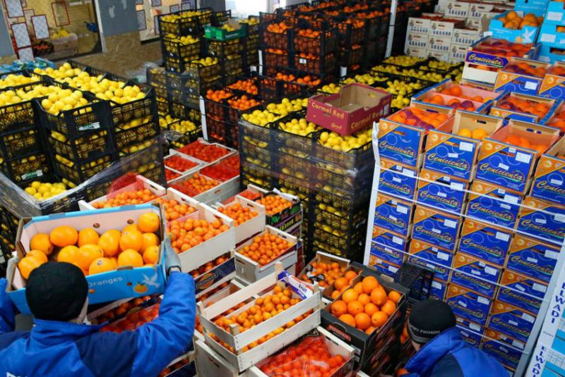  Ослабление российского рубля может привести к снижению импорта яблок и других фруктов в Россию