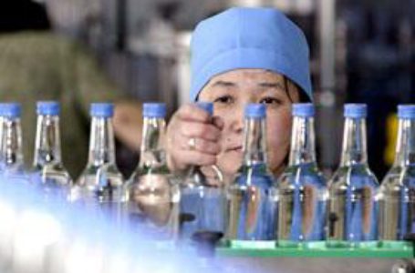 В Казахстане упростят получение акциза на табак и алкоголь