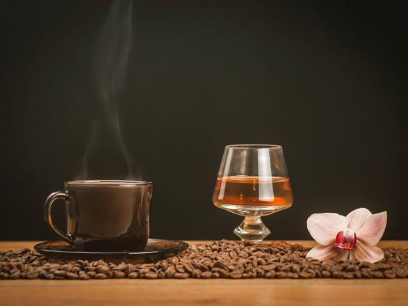  Алкоголь і кава продовжують життя – вчені