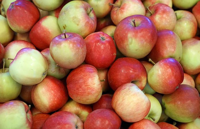  Цены на яблоки в Украине снизились в 1,5 раза