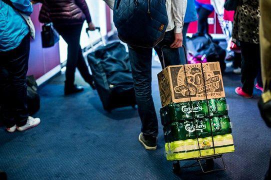  Финны возобновили практику алкогольного туризма в странах Балтии