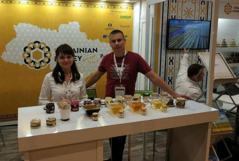  Український мед отримав срібло на виставці Apimondia 2019 у Канаді