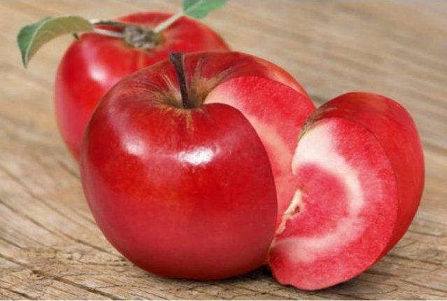  Новый сорт итальянских яблок с красной мякотью заинтересовал потребителей
