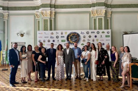 Відомо, які вина потраплять до французького культурного центру вина La Cité du Vin