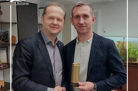 Компанія Carlsberg Ukraine здобула відзнаку за випуск 300 000 001 банки пива